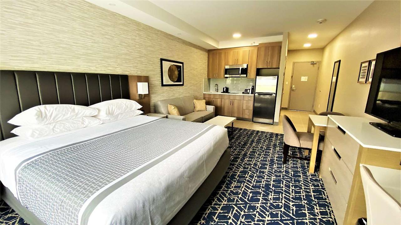 Best Western Premier Route 97 เวอร์นอน ภายนอก รูปภาพ