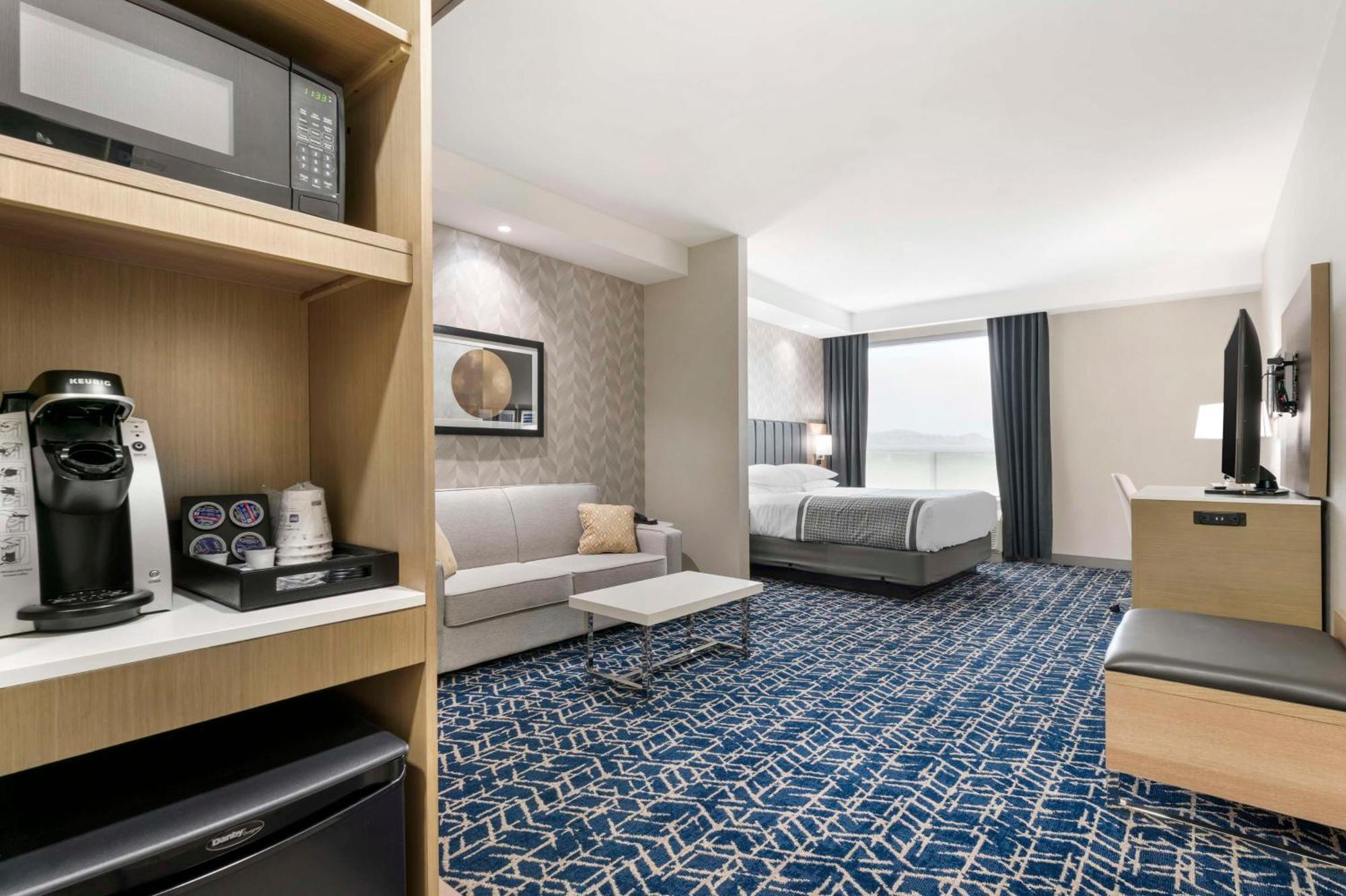 Best Western Premier Route 97 เวอร์นอน ภายนอก รูปภาพ